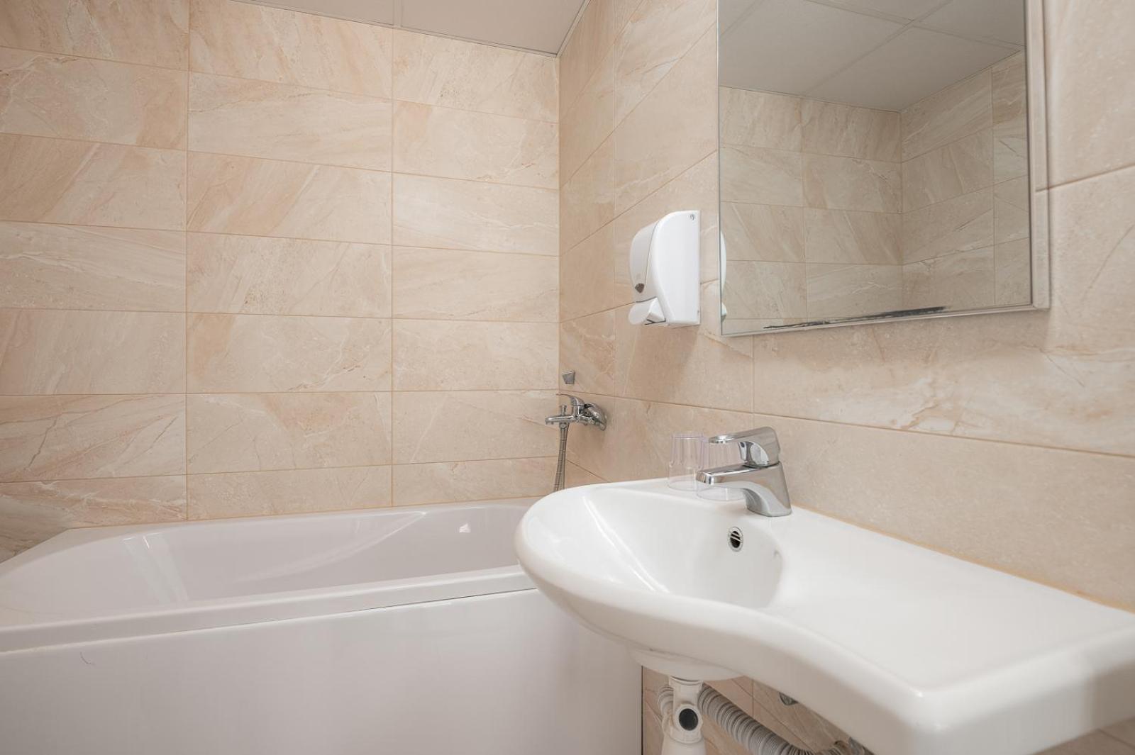 Hotell Tammsaare Parnu Luaran gambar