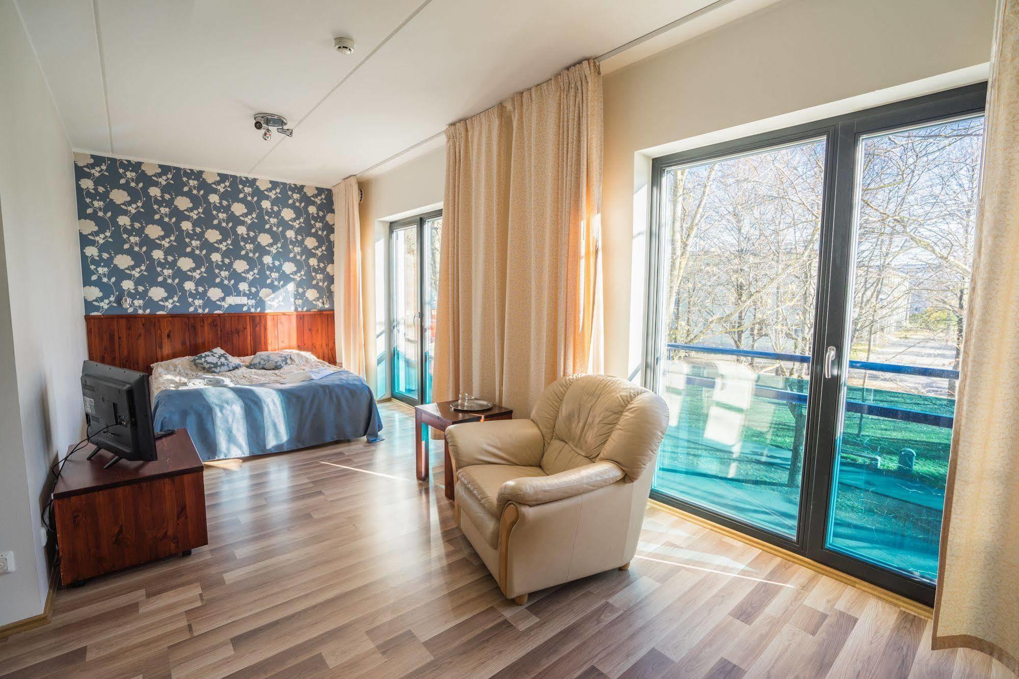 Hotell Tammsaare Parnu Luaran gambar